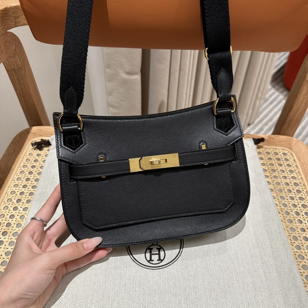 Jypsière Mini – Black / Gold-Tone Hardware