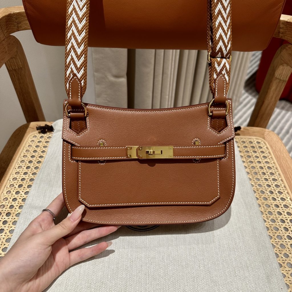 Jypsière Mini – Gold Brown / Gold-Tone Hardware