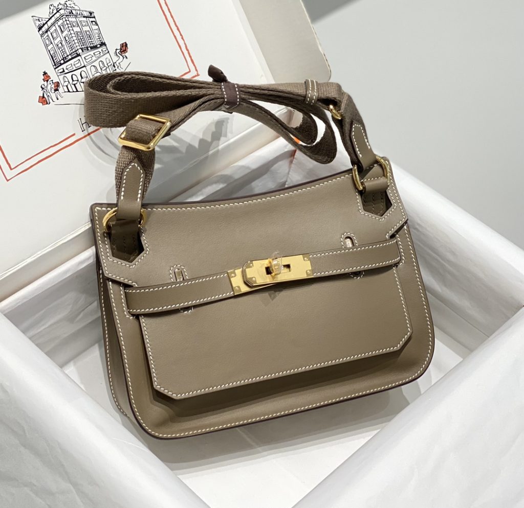 Hermès Jypsière Mini – Elephant Grey / Gold-Tone Hardware / 23 cm