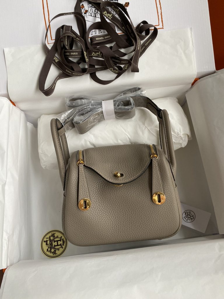 Mini Lindy — 19/26 cm — Asphalt Gray — TC leather — Gold-tone hardware