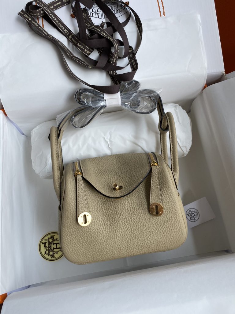 Mini Lindy — 19/26 cm — Trench Gray — TC leather — Gold-tone hardware