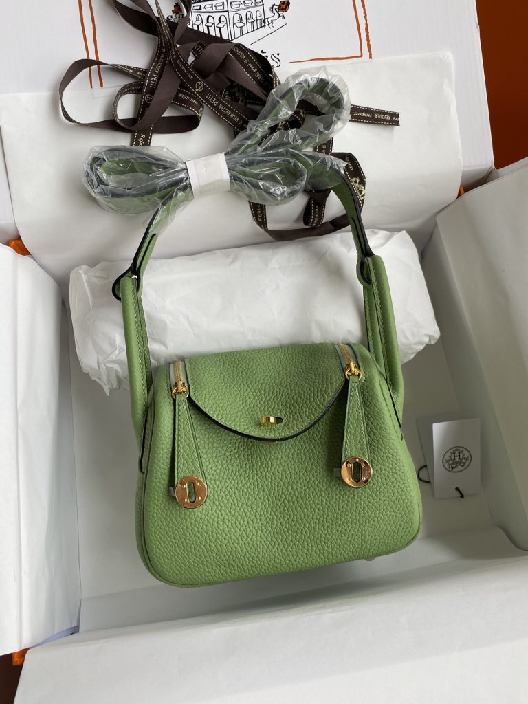 Mini Lindy — 19/26 cm — Avocado Green — TC leather — Gold-tone hardware
