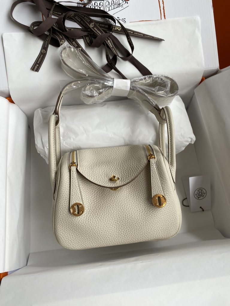 Mini Lindy — 19/26 cm — Milkshake White — TC leather — Gold-tone hardware