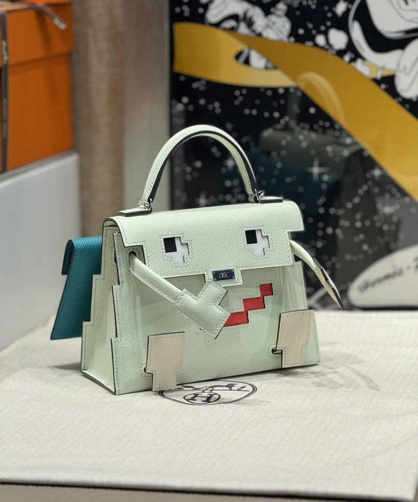 Kelly Doll Picto — 18 × 8 × 13 cm — leather