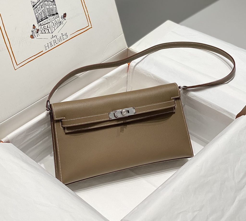 Kelly Elan — 27 × 15 × 5 cm — Elephant Gray — cowhide leather — Silver-tone hardware