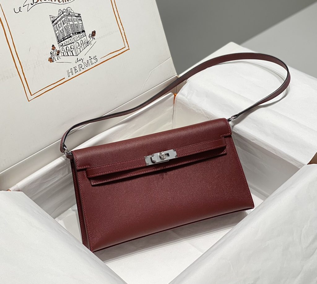 Kelly Elan — 27 × 15 × 5 cm — Wine Red — cowhide leather — Silver-tone hardware