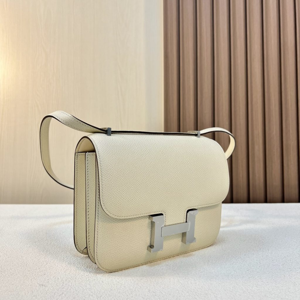 Constance — 19 cm — Cream White — Epsom leather — Silver-tone hardware