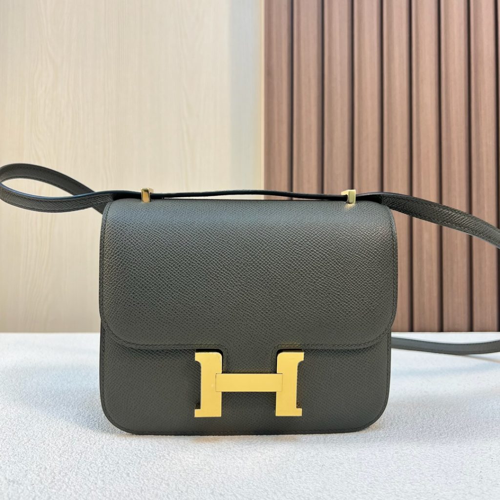 Constance — 19 cm — Gray Green — Epsom leather — Gold-tone hardware