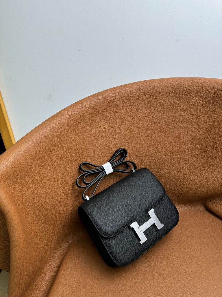 Constance — 19 cm — Black — Epsom leather and lambskin