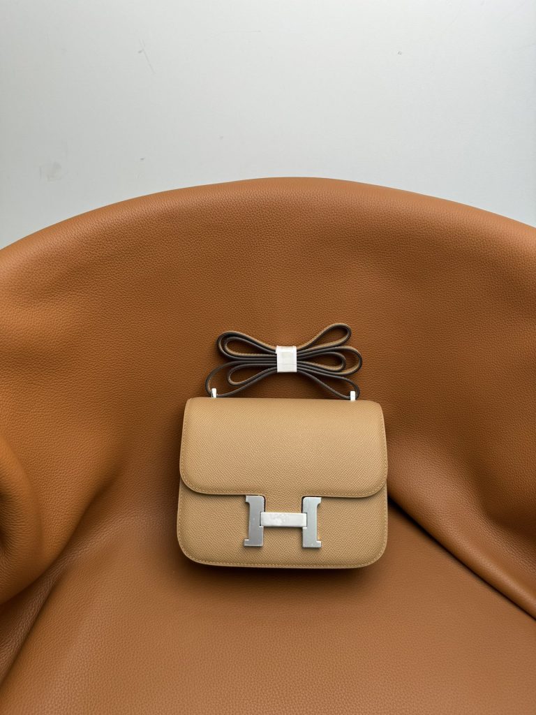 Constance — 19 cm — Milk Tea — Epsom leather and lambskin
