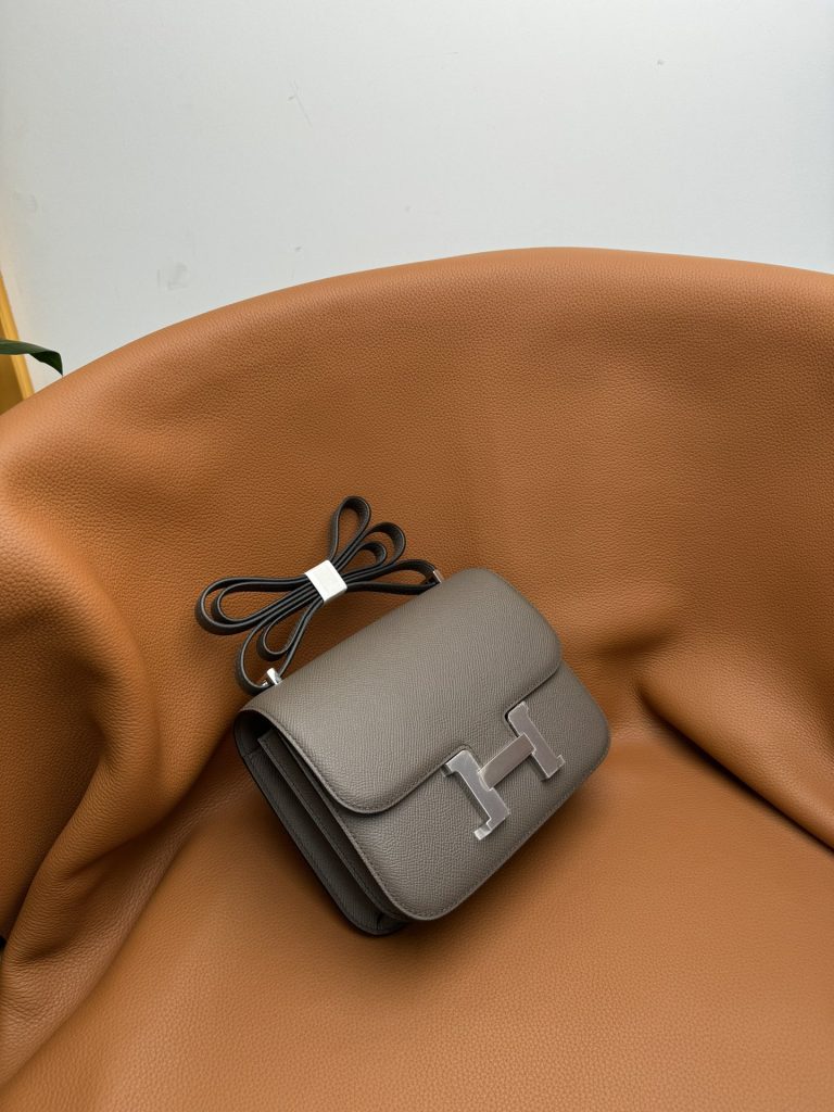 Constance — 19 cm — Tin Gray — Epsom leather and lambskin