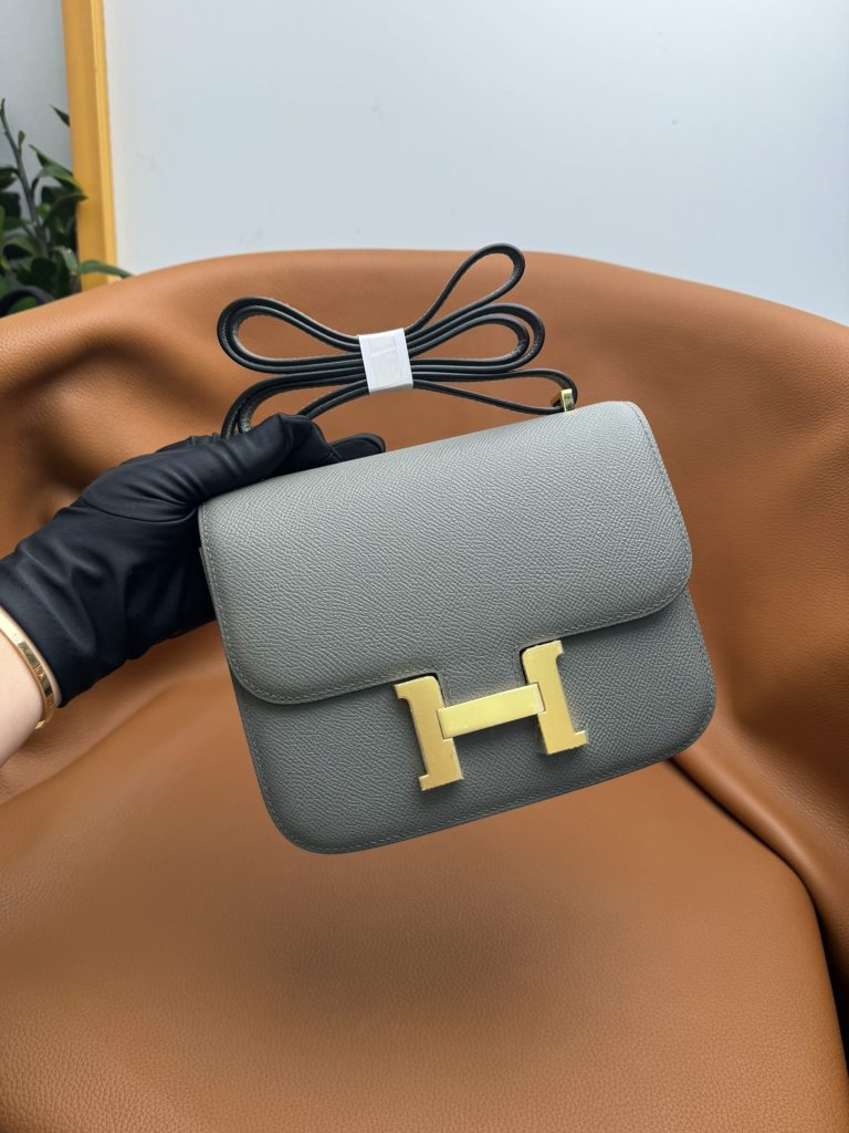 Constance — 19 cm — Nimbus Gray — Epsom leather and lambskin