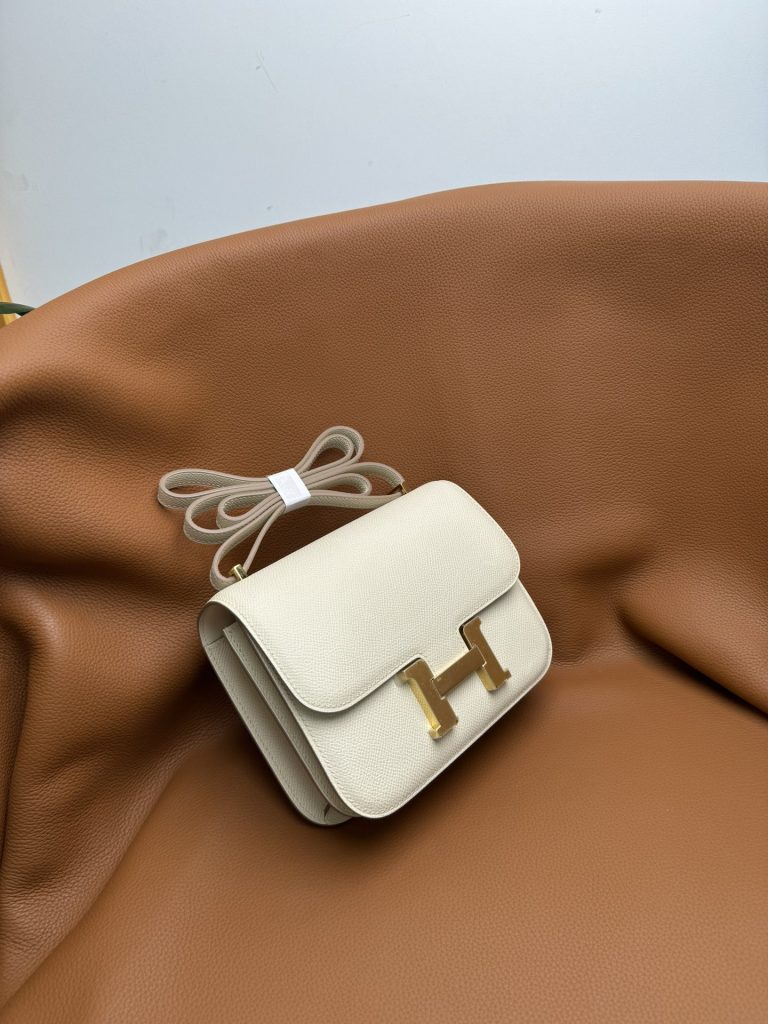 Constance — 19 cm — Milkshake White — Epsom leather and lambskin