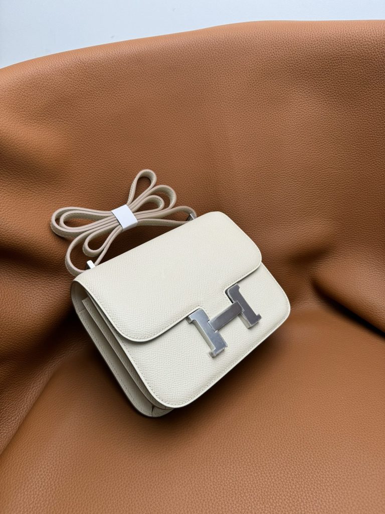 Constance — 19 cm — Milkshake White — Epsom leather and lambskin
