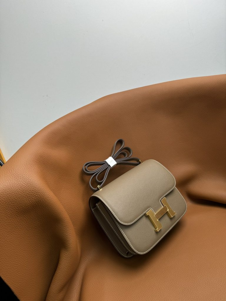 Constance — 19 cm — Elephant Gray — Epsom leather and lambskin