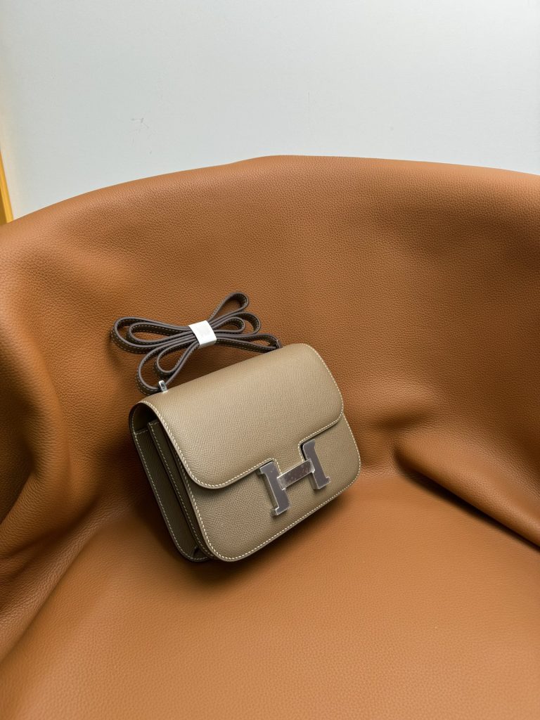 Constance — 19 cm — Elephant Gray — Epsom leather and lambskin