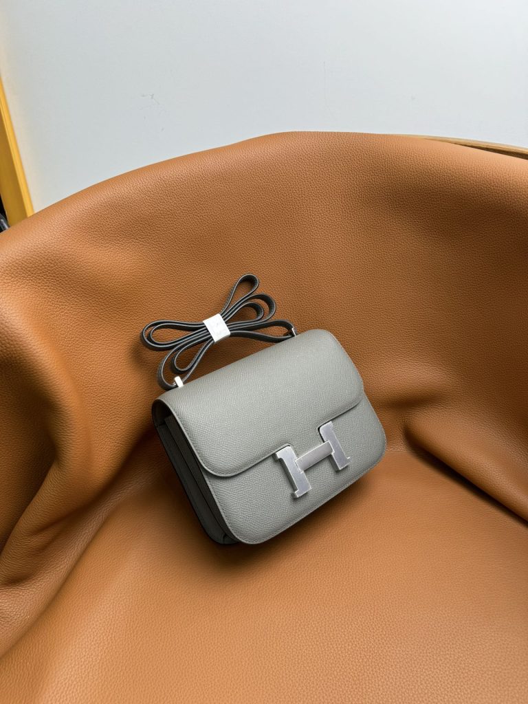 Constance — 19 cm — Nimbus Gray — Epsom leather and lambskin