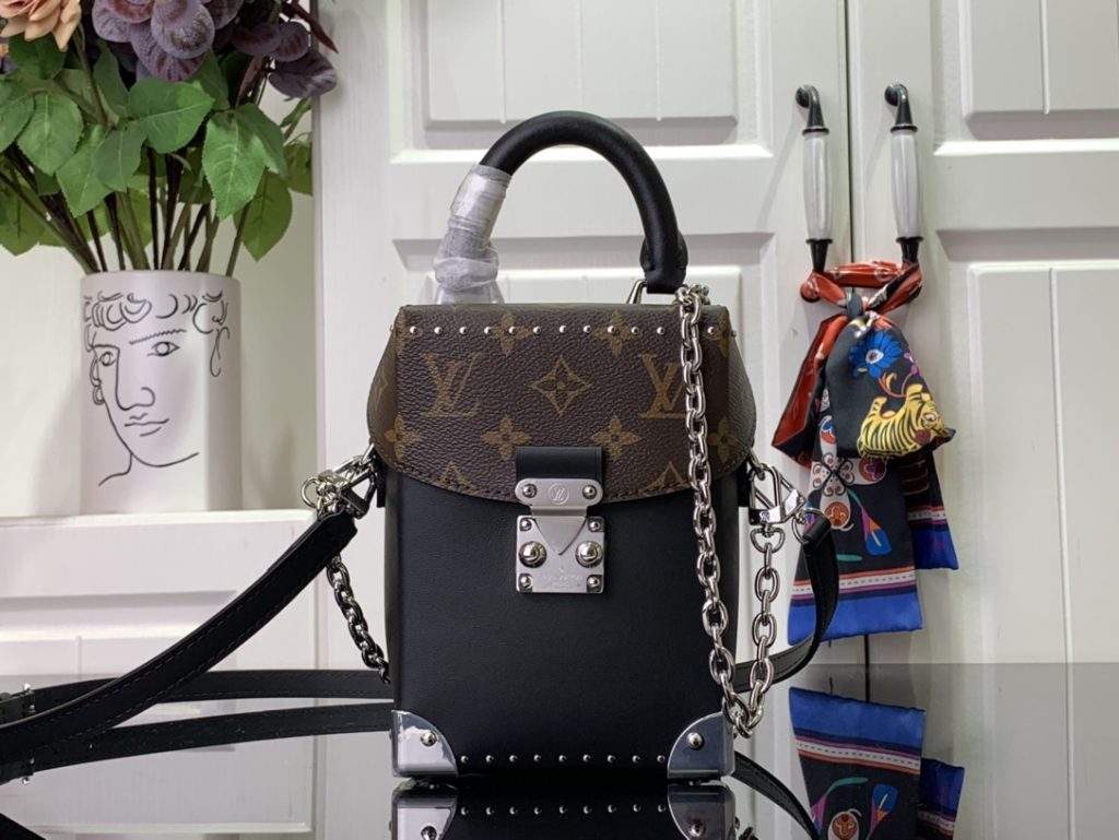LV M12362 Camera Box Bag for Women
