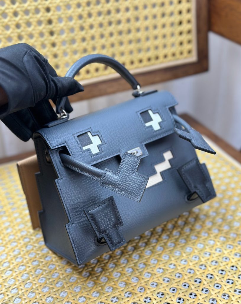 Kelly Doll Picto — 18 × 8 × 13 cm — leather