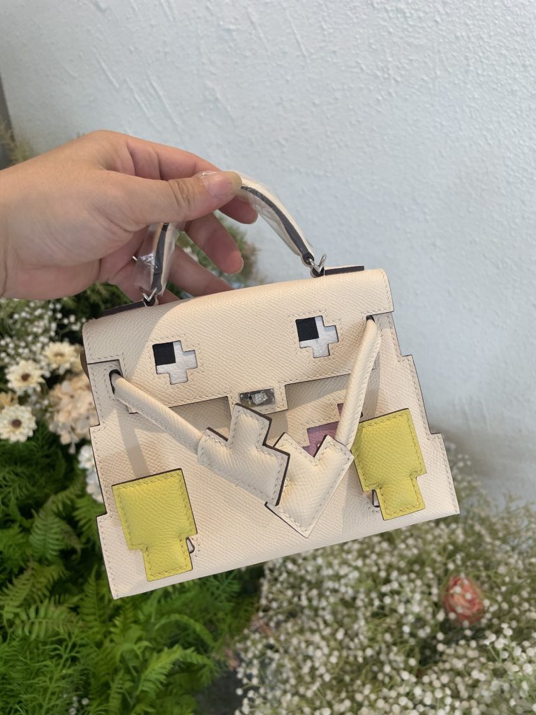 Kelly Doll Picto — 18 × 8 × 13 cm — Cream White — leather