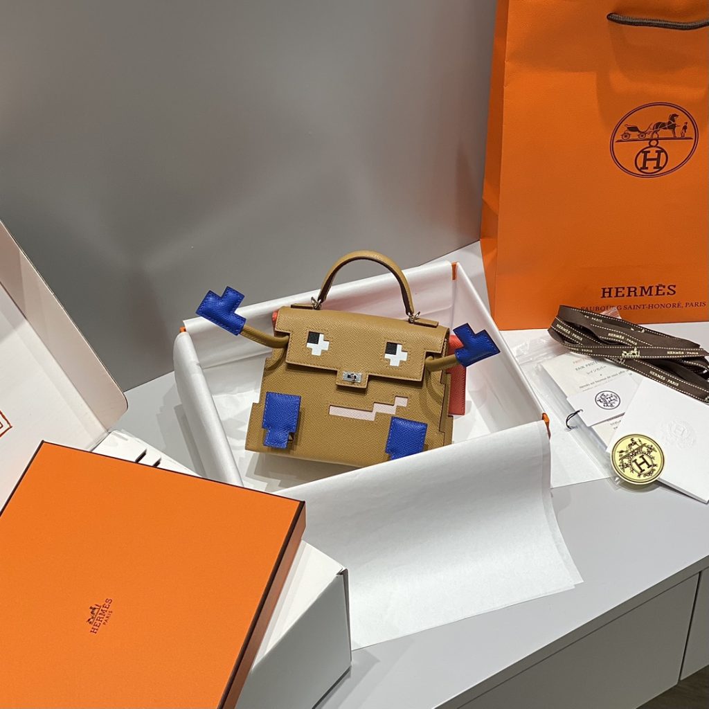 Kelly Doll Picto — 18 × 8 × 13 cm — Milk Tea — leather