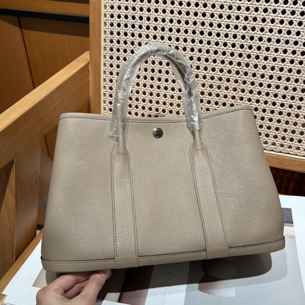 Garden Party 30 – Dove Grey / Togo Leather
