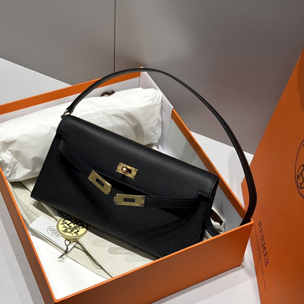 Kelly Elan — 28 cm — Black — cowhide leather — Gold-tone hardware