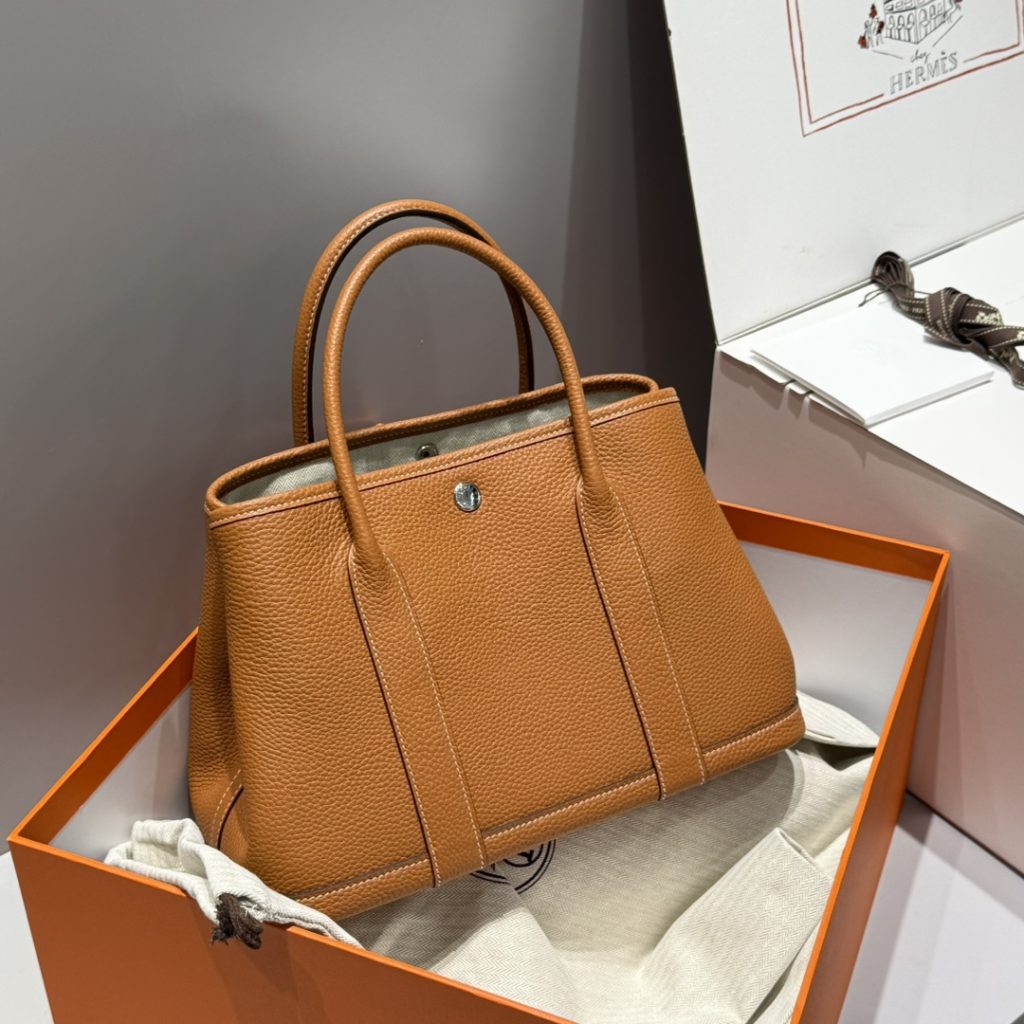 Garden Party 30 – Gold Brown