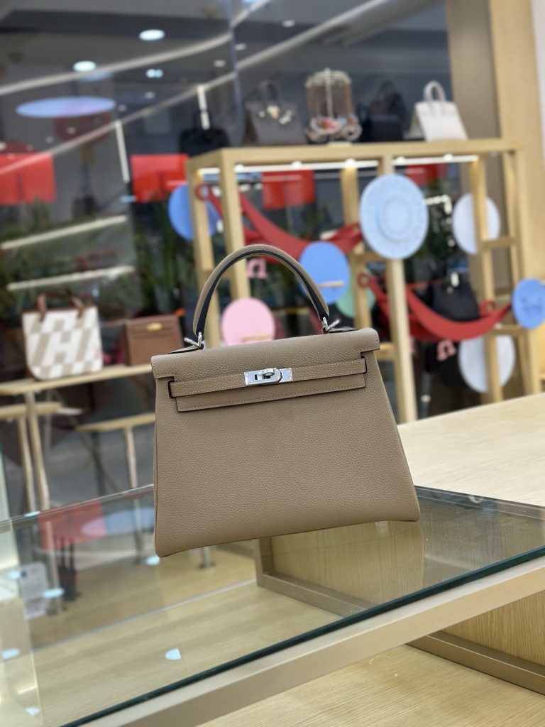 Kelly — 25/28 cm — Milk Tea — Togo leather — Silver-tone hardware