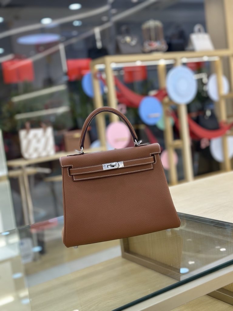 Kelly — 25/28 cm — Golden Brown — Togo leather — Silver-tone hardware