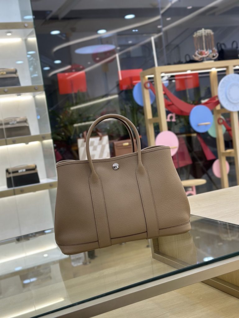 Garden Party 30 – Biscuit / Negonda Leather