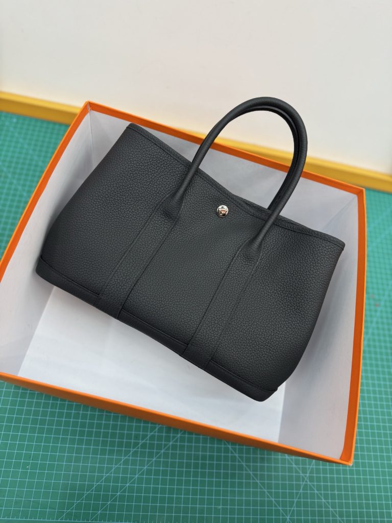 Garden Party 30 – Black / Negonda Leather