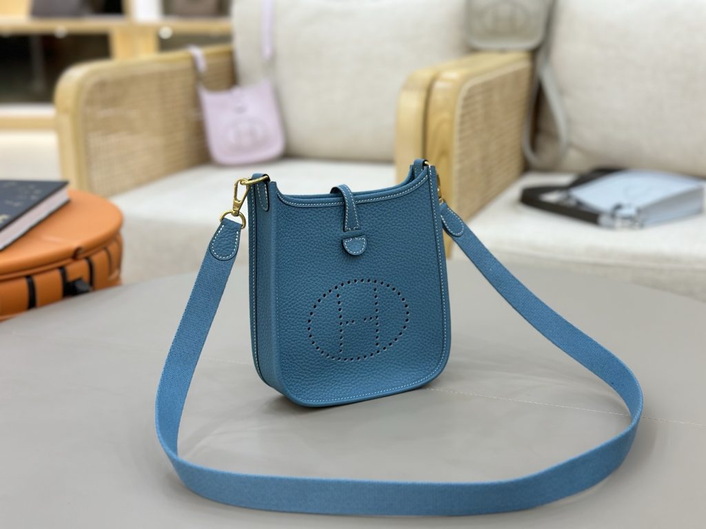 Evelyne — 17/29 cm — Denim Blue — TC leather — Gold-tone or silver-tone hardware