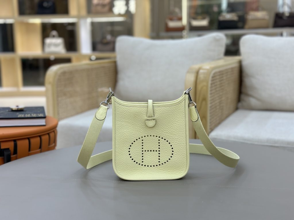 Evelyne — 17/29 cm — TC leather — Gold-tone or silver-tone hardware
