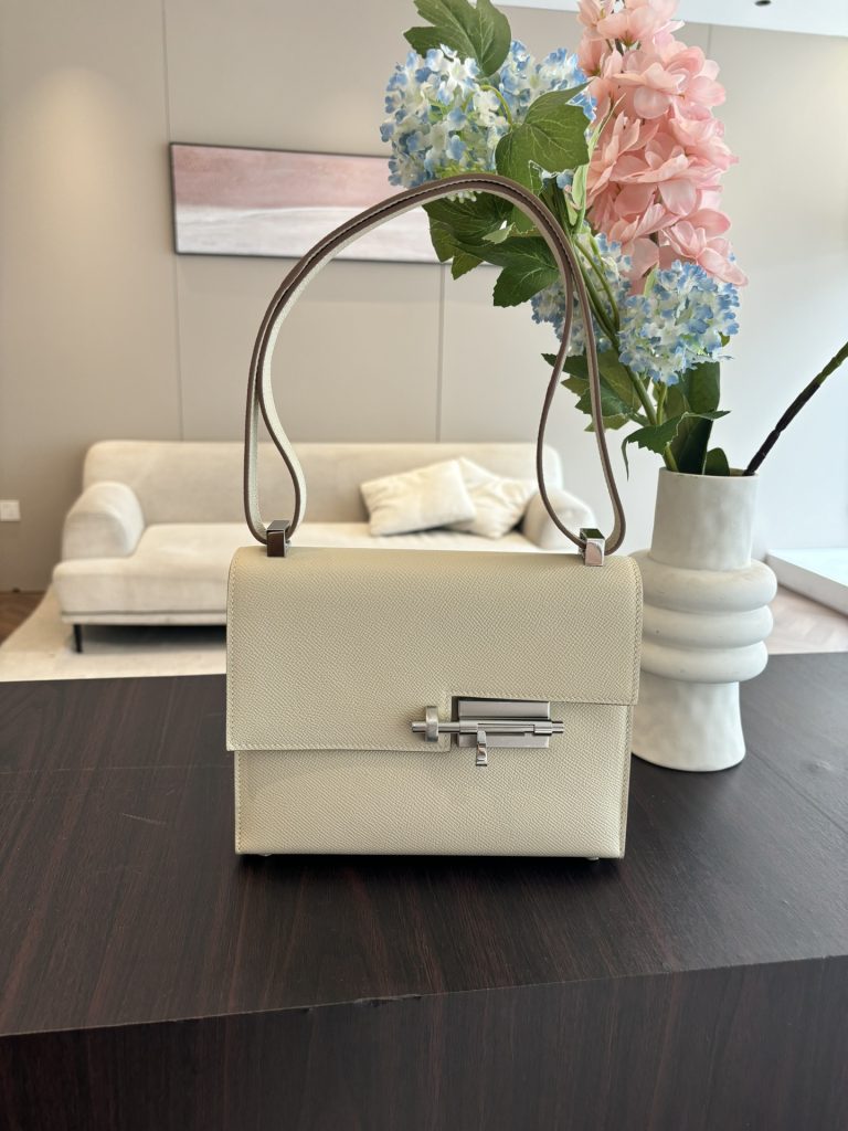 Verrou — 21 cm — Milkshake White — Epsom leather