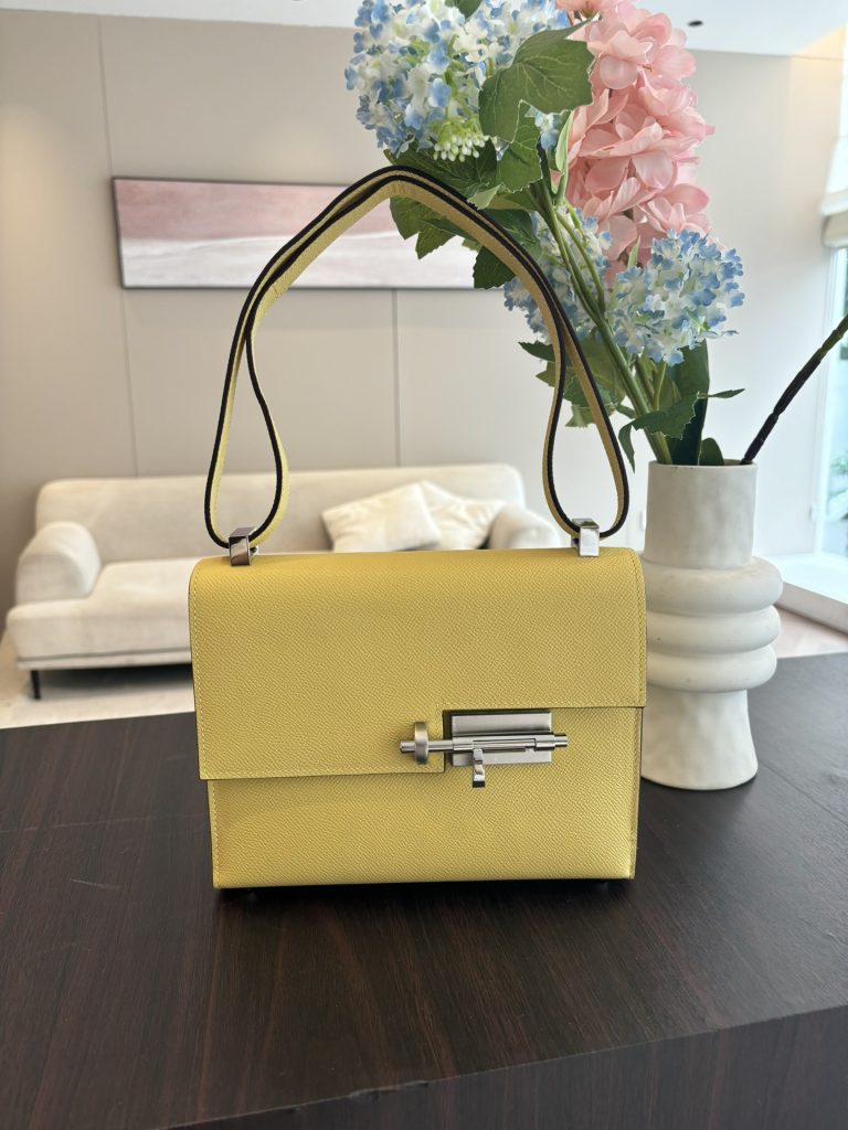 Verrou — 21 cm — Butter Yellow — Epsom leather