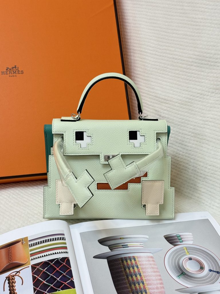 Kelly Doll Picto — 18 × 8 × 13 cm — leather