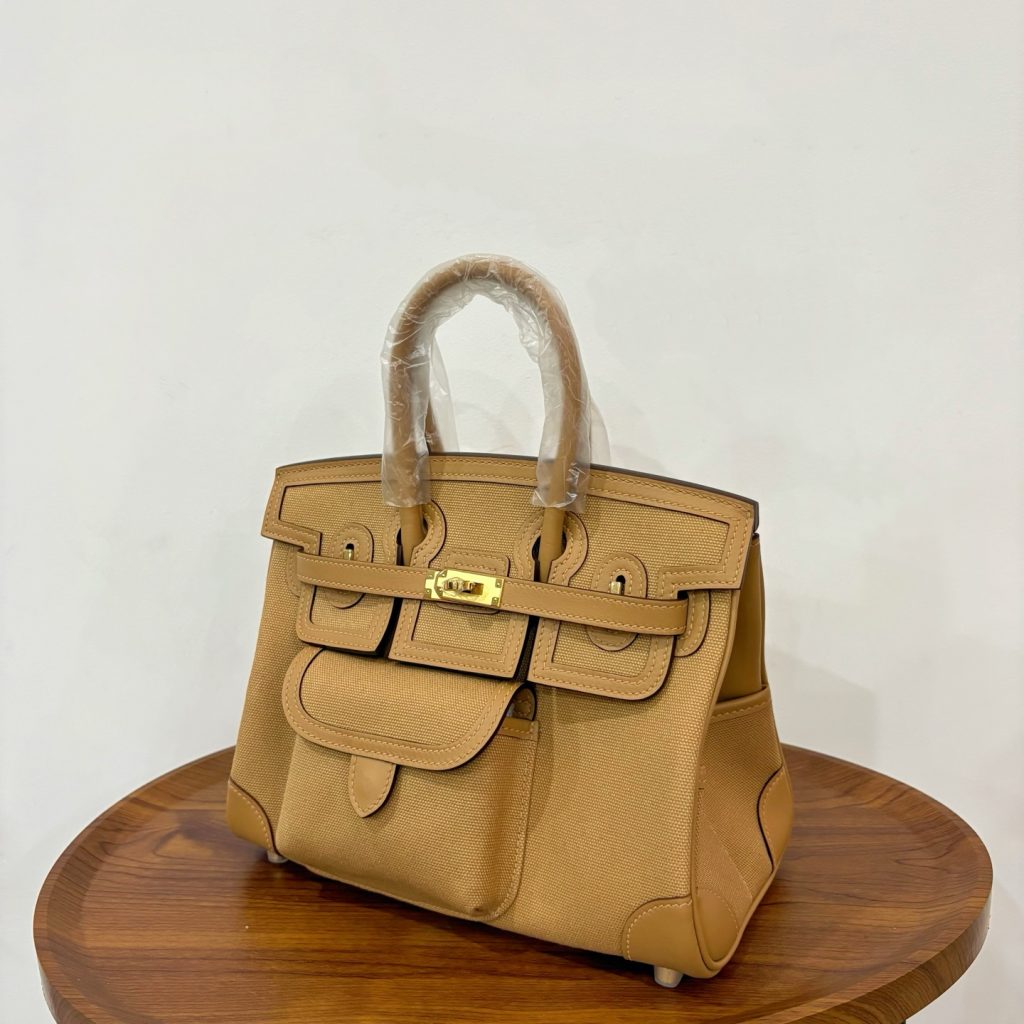 Birkin Cargo 25 cm – Biscuit / gold-tone hardware