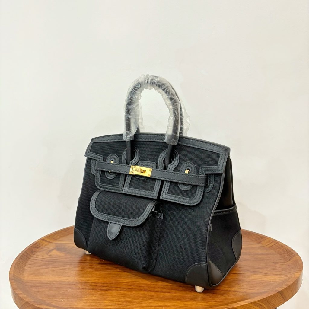 Birkin Cargo 25 cm – Black / gold-tone hardware