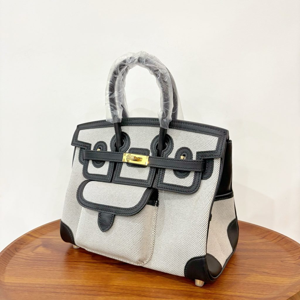 Birkin Cargo 25 cm – Panda colorway / gold-tone hardware