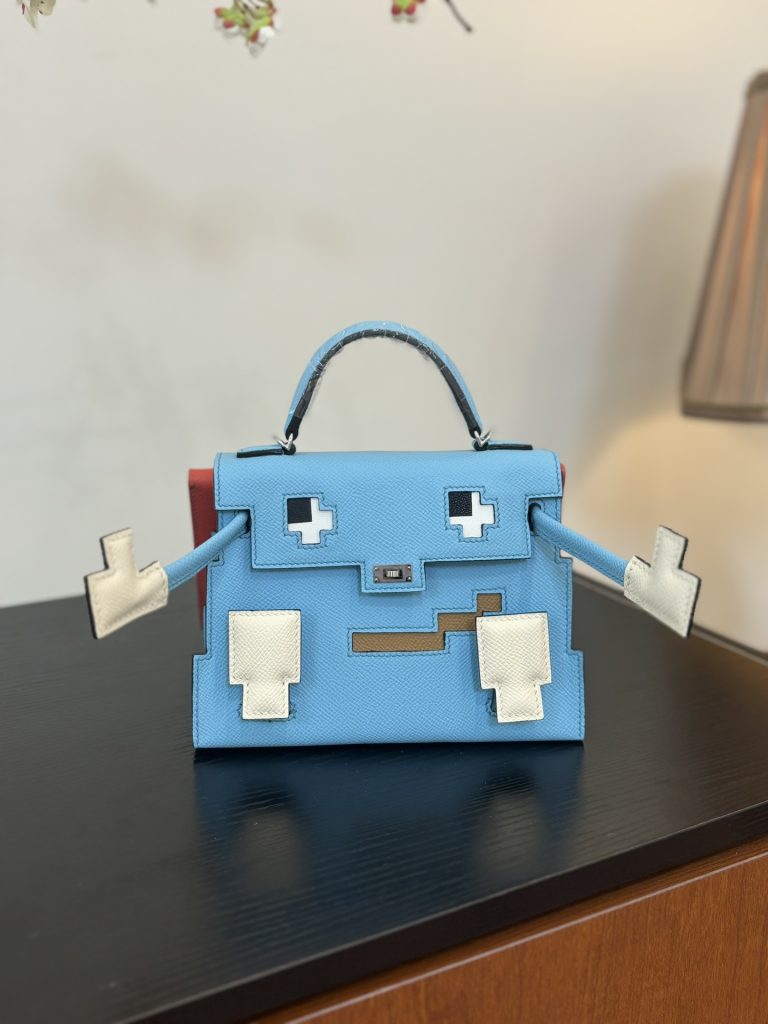 Kelly Doll Picto — 18 × 8 × 13 cm — leather