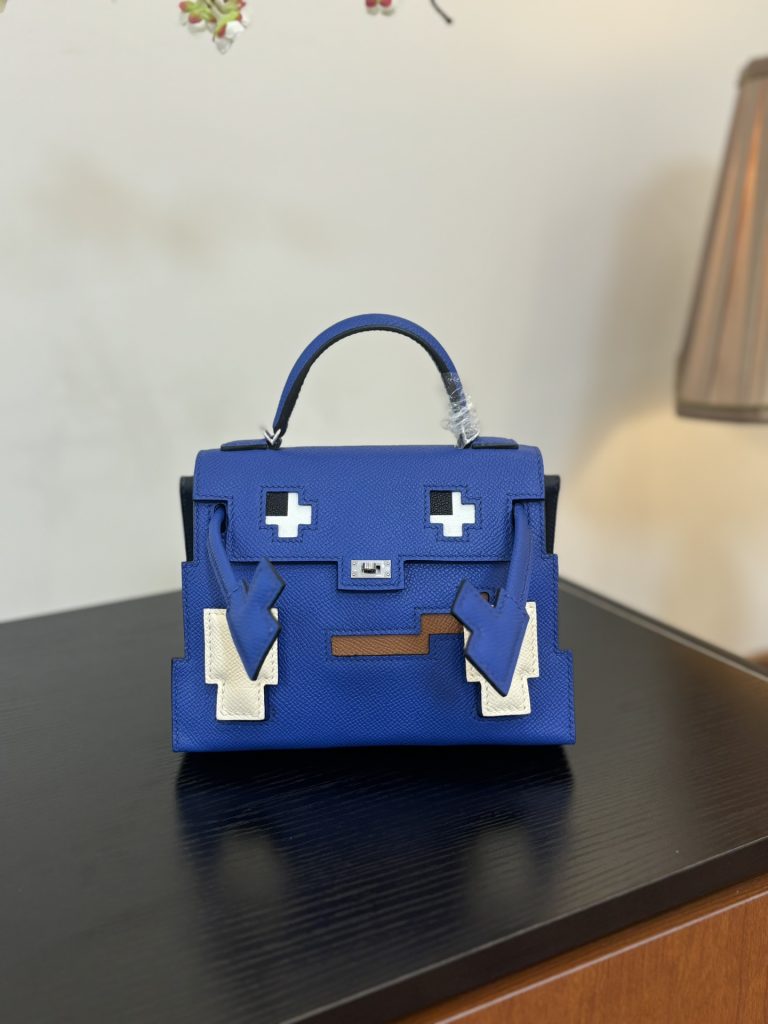 Kelly Doll Picto — 18 × 8 × 13 cm — leather