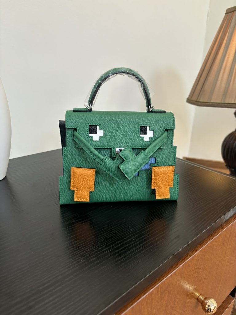 Kelly Doll Picto — 18 × 8 × 13 cm — leather
