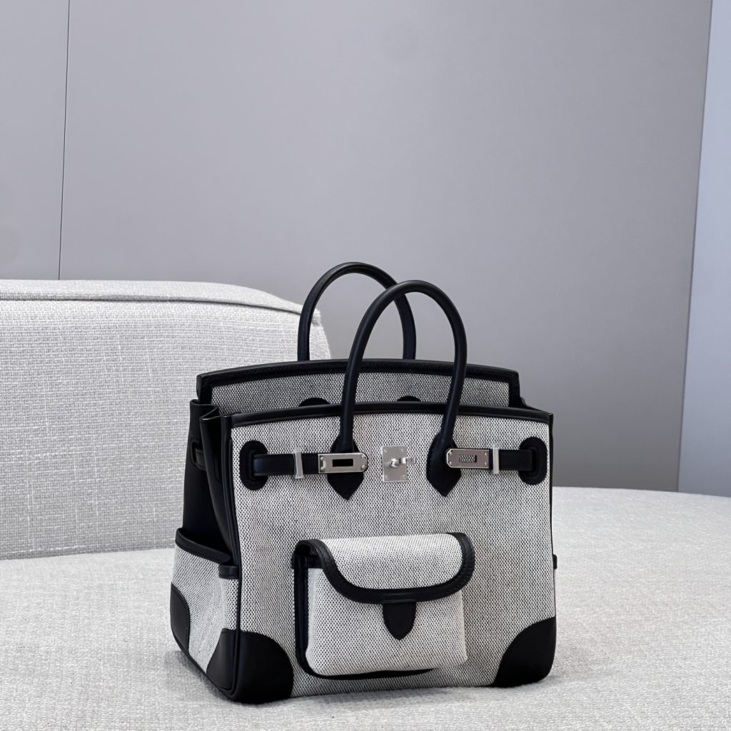 BK 25 Cargo canvas bag – the Panda colorway