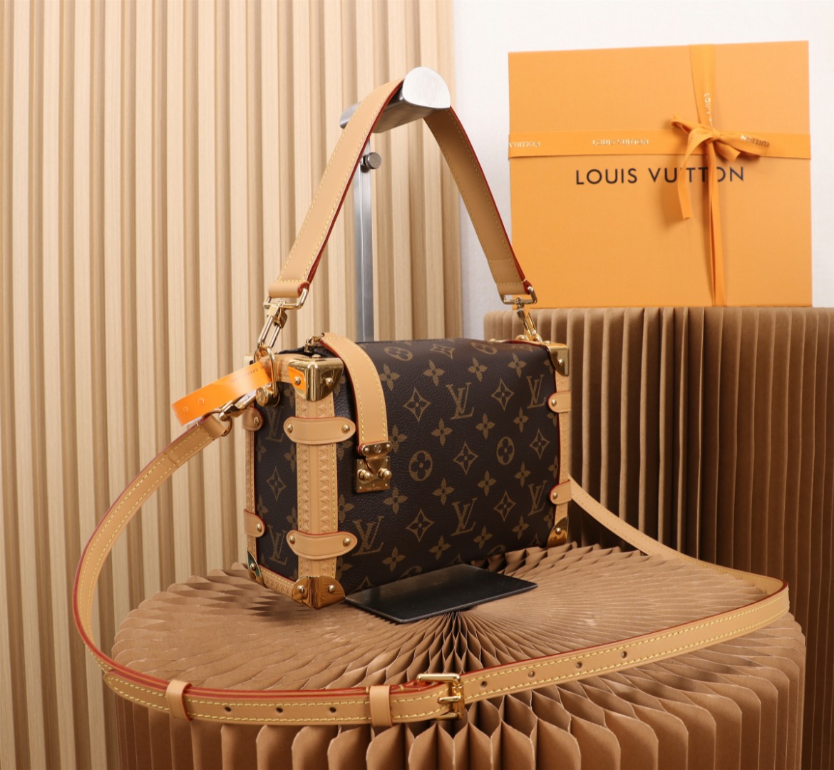 LV M46358 Side Trunk Small Bag | Monogram - 图片 2