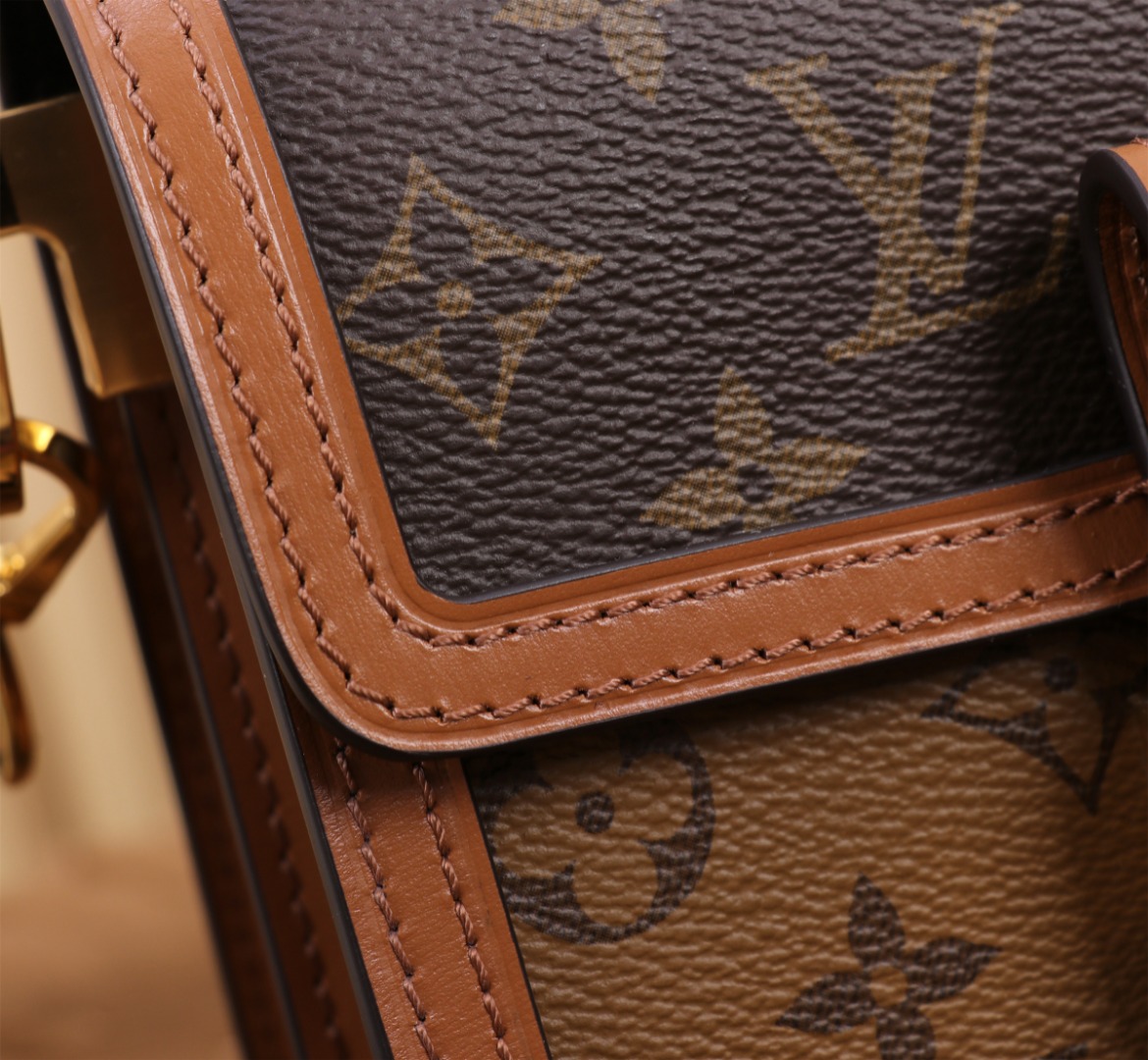 LV M45959 Mini Dauphine Bag | Monogram and Reverse Canvas - 图片 5