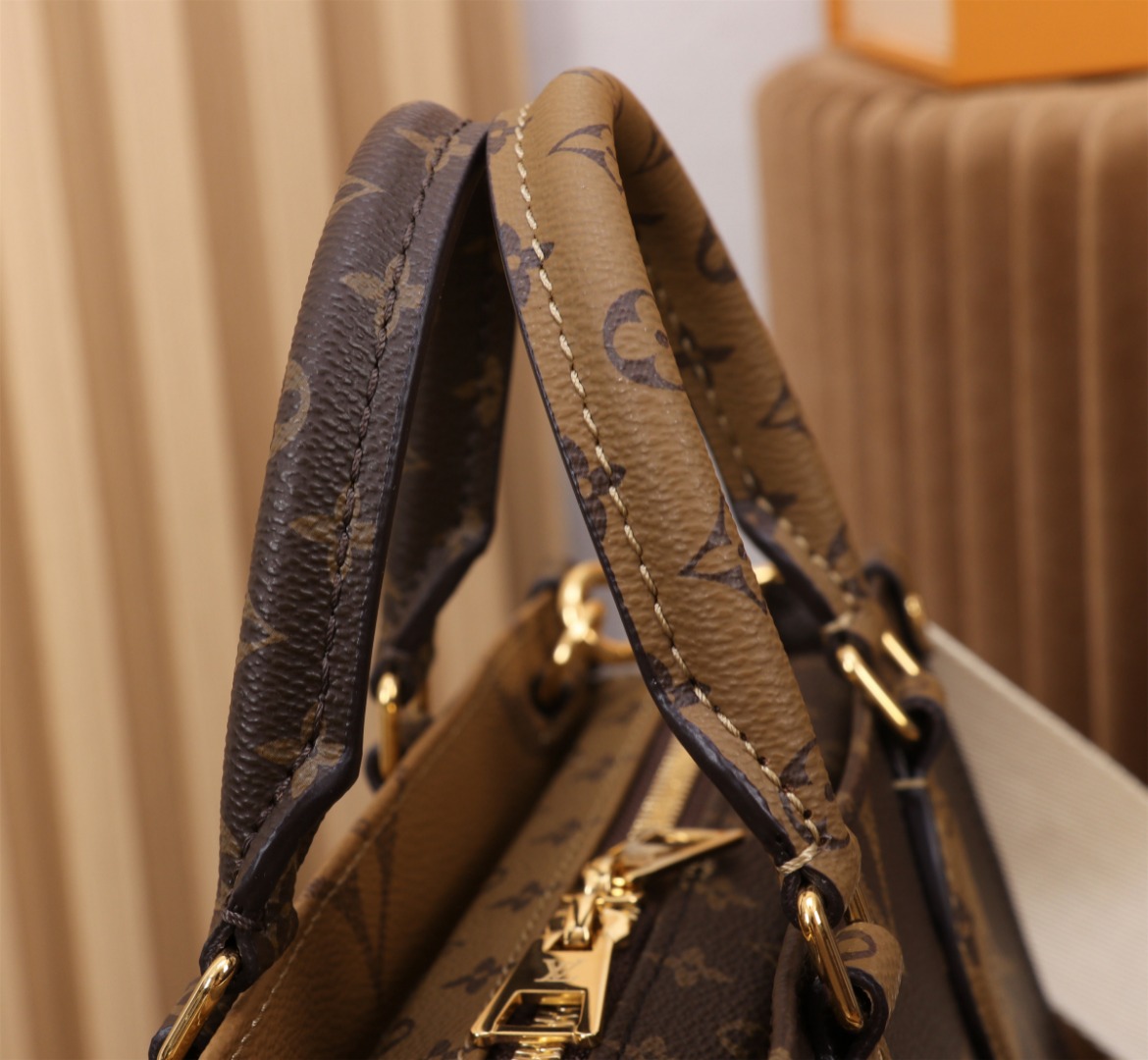 LV M46653 OnTheGo East West Bag | Giant Monogram and Reverse Canvas - 图片 6